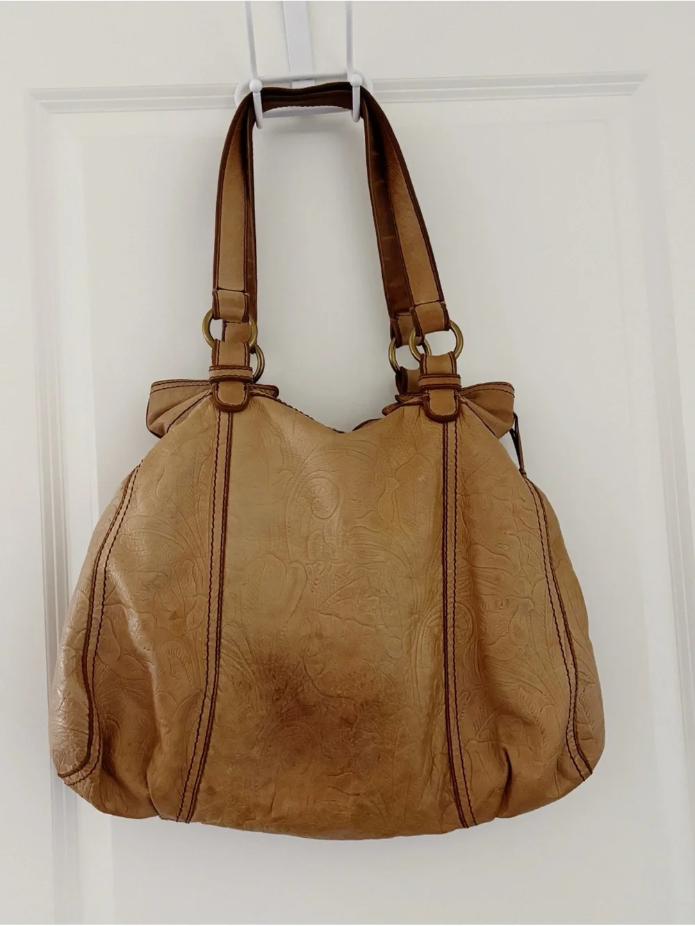 Lucky Brand Floral Embossed Leather Shoulder Bag Boho Slouchy - Picture 2 of 10